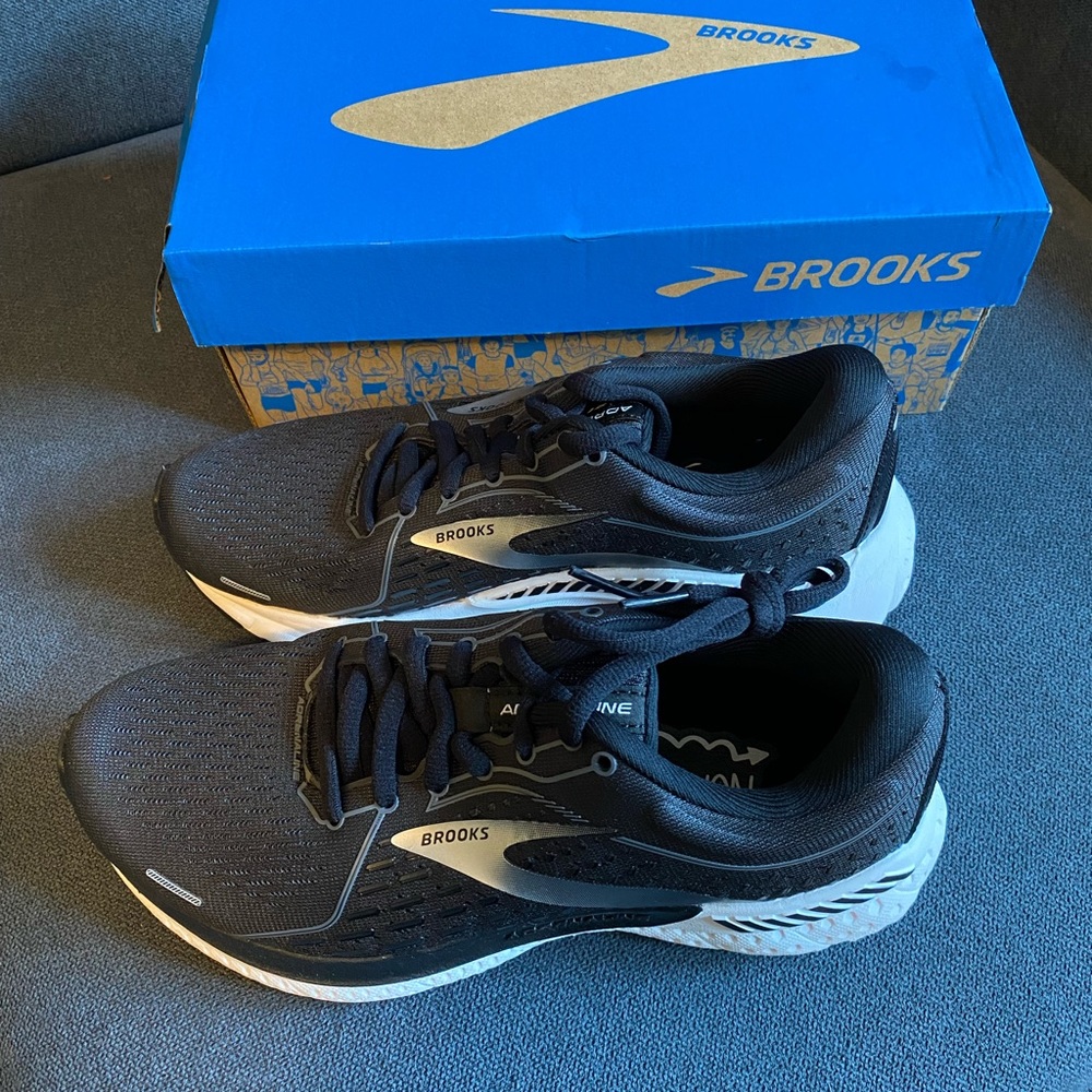 Brooks Adrenaline GTS 21 Sneakers